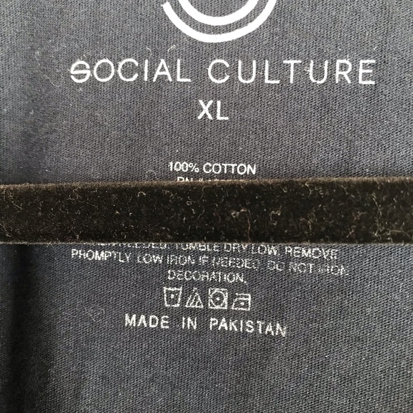 Women’s Cropped “Kindness” T-shirt XL - Picture 3 of 3